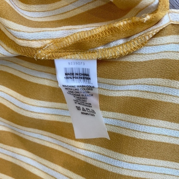 Vince Camuto Split Neck Stripe Top In Amber Sun - Picture 8 of 8